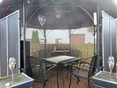 Nice Apartment in Wood with Terrace Отели в г. Бад-Пирмонт