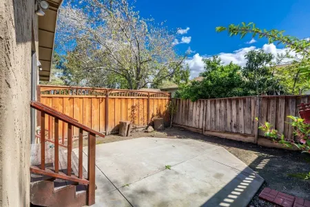 Marbella Lane Duplex San Jose Отели рядом с достопримечательностью «Хэппи Холлоу парк и зоопарк»