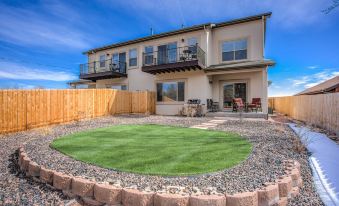 4Bd Pikes Peak Views Minutes to Hiking & Dining
