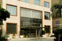Nemesia City Center - Gurugram, Sector 29 Hotel in zona Cyber Hub