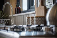 Cabin in the Woods - 1 Bed - Kilgetty Hotels in Kilgetty