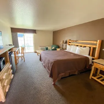 Sisters Inn & Suites