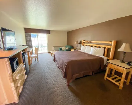 Sisters Inn & Suites Hotels in Sisters