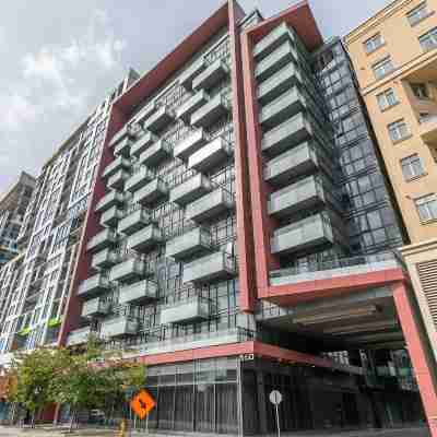 Beautiful Condos in the Heart of Downtown by Globalstay Hotel Exterior