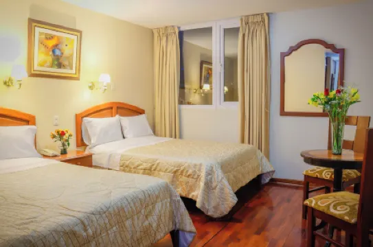 Hotel Manhattan Inn Airport