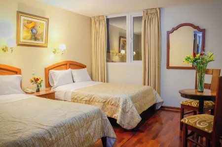 Hotel Manhattan Inn Airport Отели рядом с достопримечательностью «Крепость короля Филиппа»