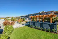 Central Gateway Motel Hotels near Jones Family Fruit Stall