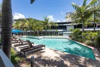 By the Sea Shore Hotels in Cannonvale