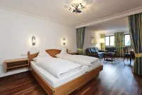 Hinterwies - Ski In / Lodge / Dine