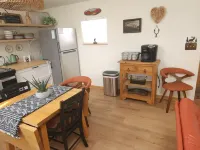 Heart of Monument - Cottage with WiFi access Hotels in Monument