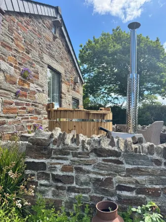 Nuthatch - Traditional Cornish Stone Cottage