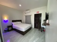 Joyce Garden Hotel Hotels in Burrell Boom