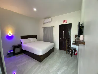 Joyce Garden Hotel Hotels in Burrell Boom