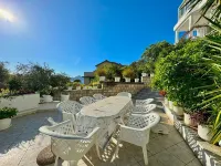 Sun Rose Apartments Sveti Stefan Hotels in Свєті-Стефан