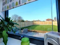 Beach Retreat with Parking Near the Sea Hotels in Whitstable