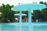Hale Manna Coastal Gardens - Pools