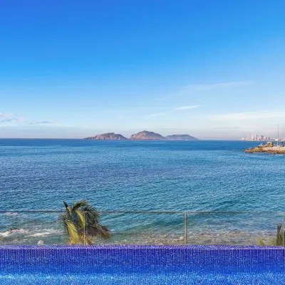 Casa Lucila Mazatlán Curamoria Collection マサトラン灯台周辺のホテル