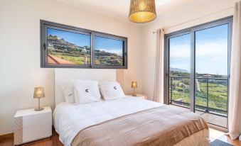 Canhas Views