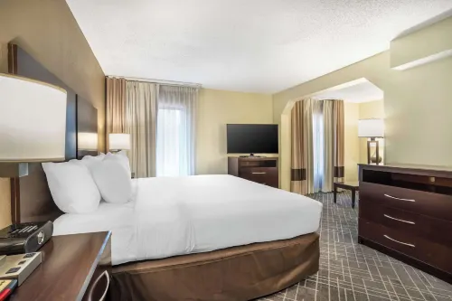 Comfort Inn & Suites Lake Norman فنادق في Cornelius