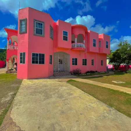 A Taste of Jamaica Lavern’s Place