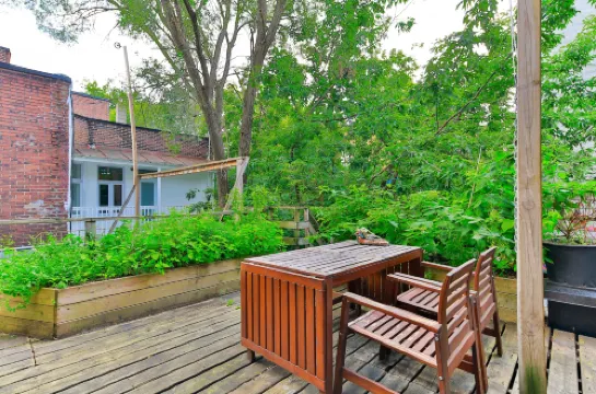 ลา เมซง ดู ไมล์-เอนด์