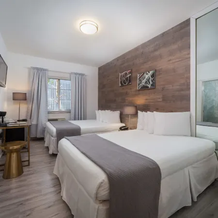 Century Hotel Отели рядом с достопримечательностью «Парк Саус-Пуанте»