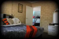 York's Boutique Motel Hotels near York Art Antiques Collectables and Aboriginal
