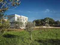 Comfortable House with Large Garden and Terrace, Near the Beach Hotels in Galizana