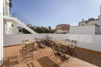 Lemon Hostel Faro Hotels in Pechao