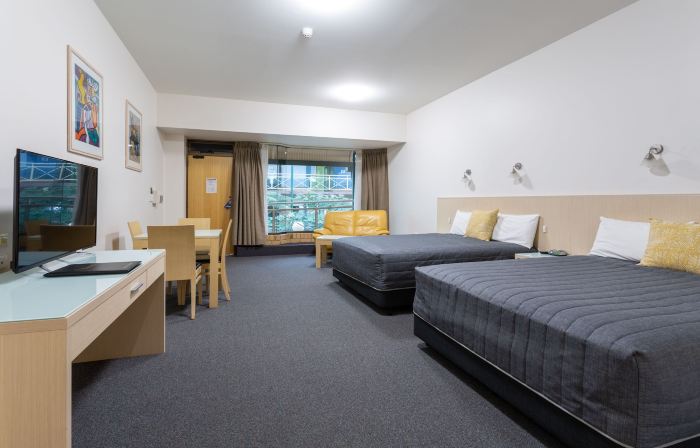 Mayfair Plaza Motel and Apartments