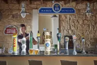 Aphrodite Hills Rentals - Premium Serviced Apartments - bar
