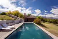 Mountain Manor Hotels in Prince Alfred Hamlet