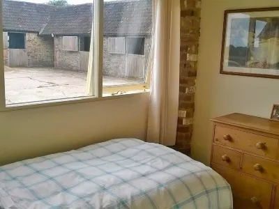 Battens Farm Cottages B&B Hotels in Chippenham