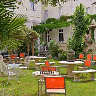 Logis Hôtel le Plantagenêt Hotel Exterior
