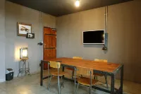 Rider Bedroom Hostel & Cafe - 2-Sterne