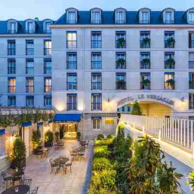 Hôtel le Versailles. Hotel Exterior