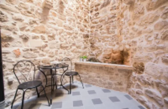 Residence Teatro - Near Cathedral of St James