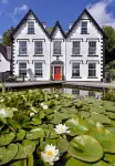Coed Mawr Hall Bed & Breakfast