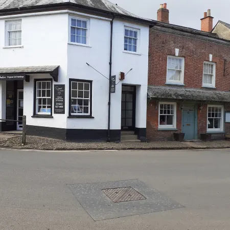 House in Historic Village - Sleeps 6