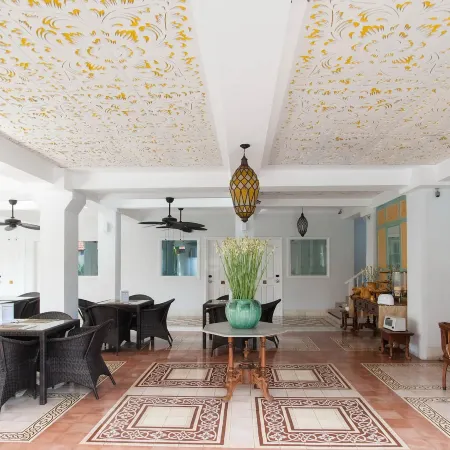 Samsara Inn Отели рядом с достопримечательностью «Памятник Граунд Зеро»