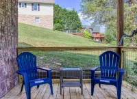 Rustic River Lodge by HoneyBearCabins