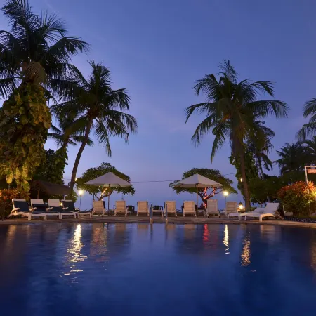 Aneka Lovina Villas & Spa Отели рядом с достопримечательностью «Пляж Ловина»