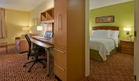 Hawthorn Extended Stay by Wyndham Cincinnati NE/Mason Hotels near Traci's Sports Lounge