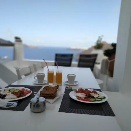 Trieris Villa & Suites