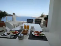 Trieris Villa & Suites - breakfast