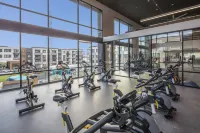 Bluebird Suites Near Facebook HQ - Gym