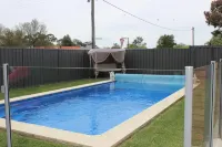 Thomas Lodge Motel - piscine
