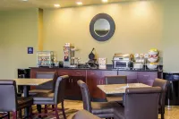 Cobblestone Hotel & Suites - Orrville - breakfast