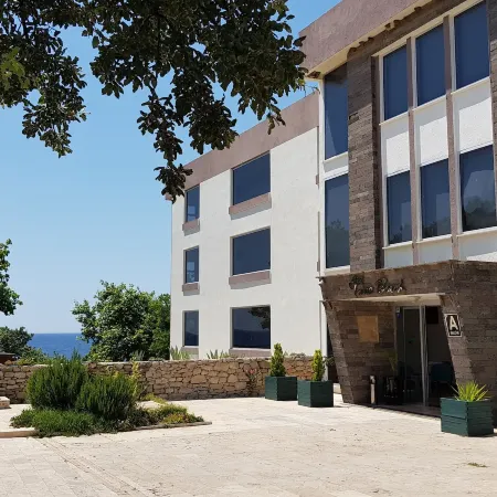Troas Beach Hotel