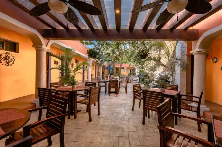 El Zaguán Colonial by GuruHotel